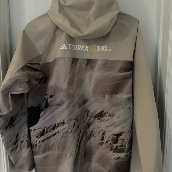 adidas Terrex National Geographic RAIN.RDY Jacket - Picture 5 of 7